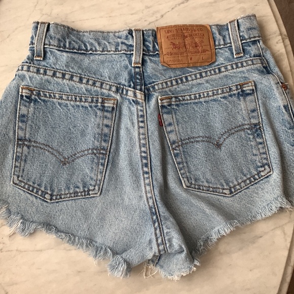 Vintage 1993 Levi’s Jean Shorts Y2K Daisy Dukes EUC - Picture 2 of 8
